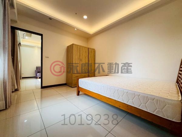 經國特區超優質正兩房車 方正格局高坪效