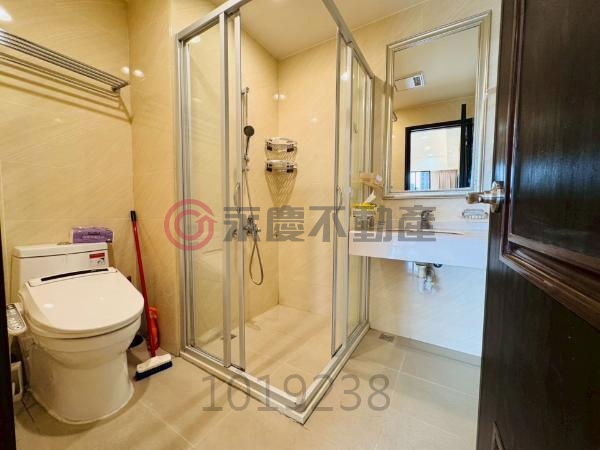 經國特區超優質正兩房車 方正格局高坪效