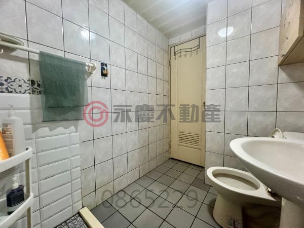 海洋大學世界三房兩衛平車溫馨宅