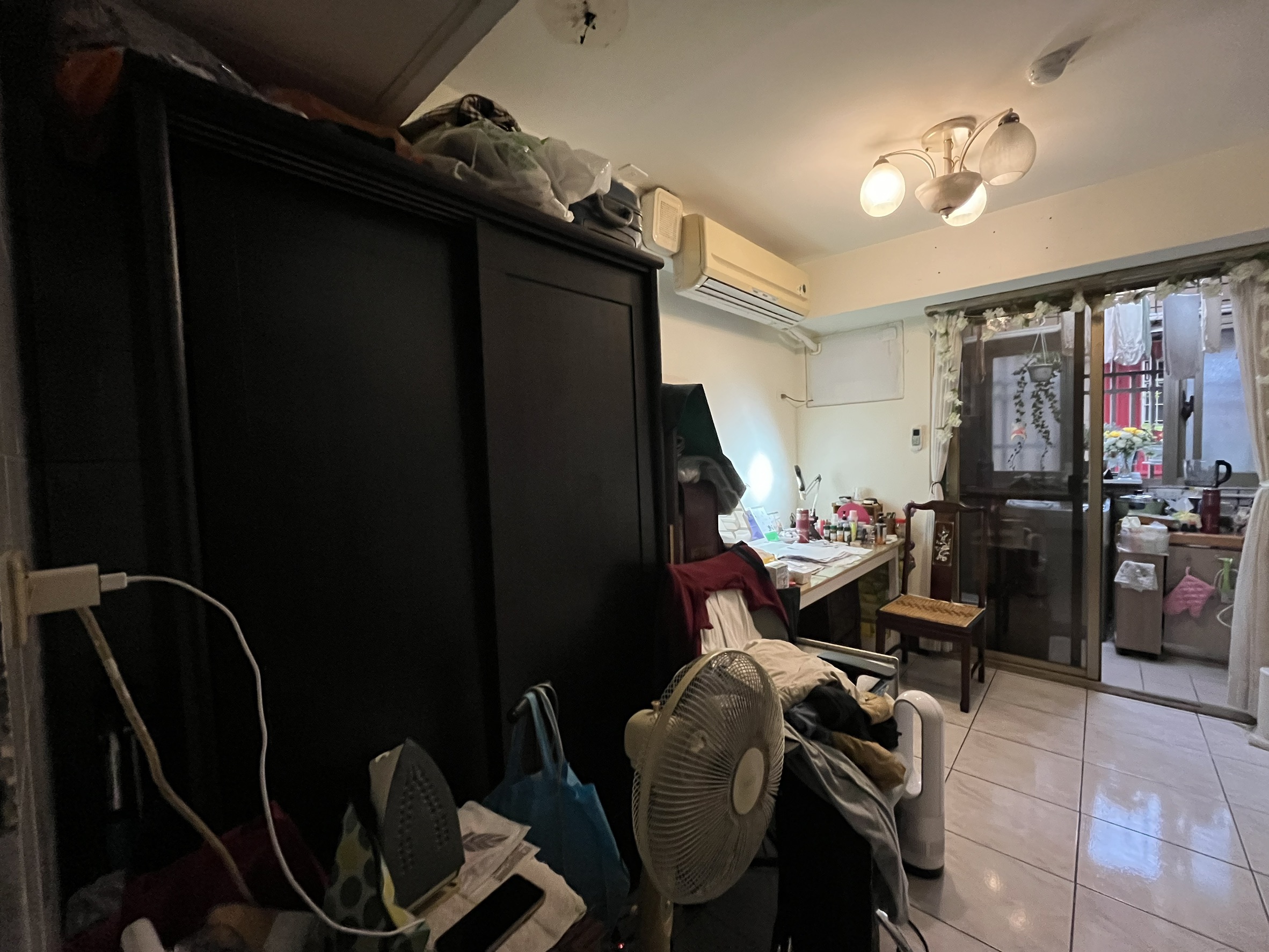環中商圈小貴族套房.有陽台