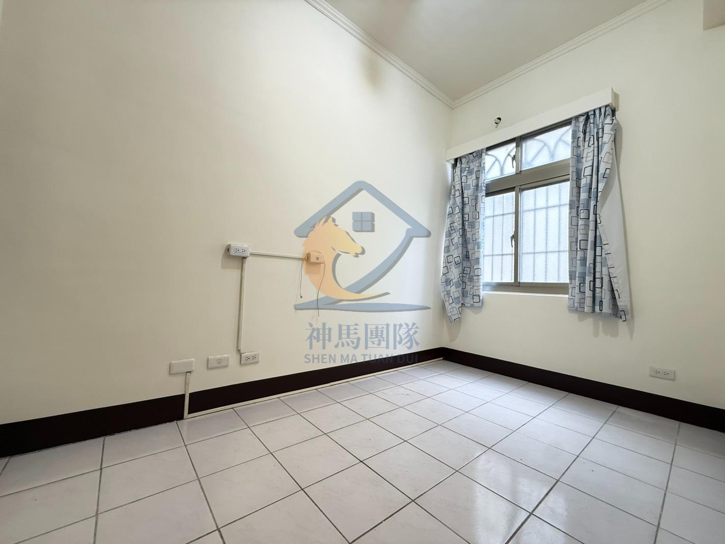 青埔買房買屋 近青埔【門前庭院停車】別墅(頂加鐵皮)