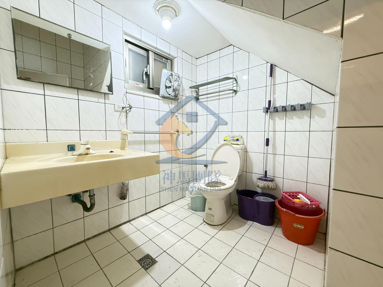 青埔買房買屋 近青埔【門前庭院停車】別墅(頂加鐵皮)