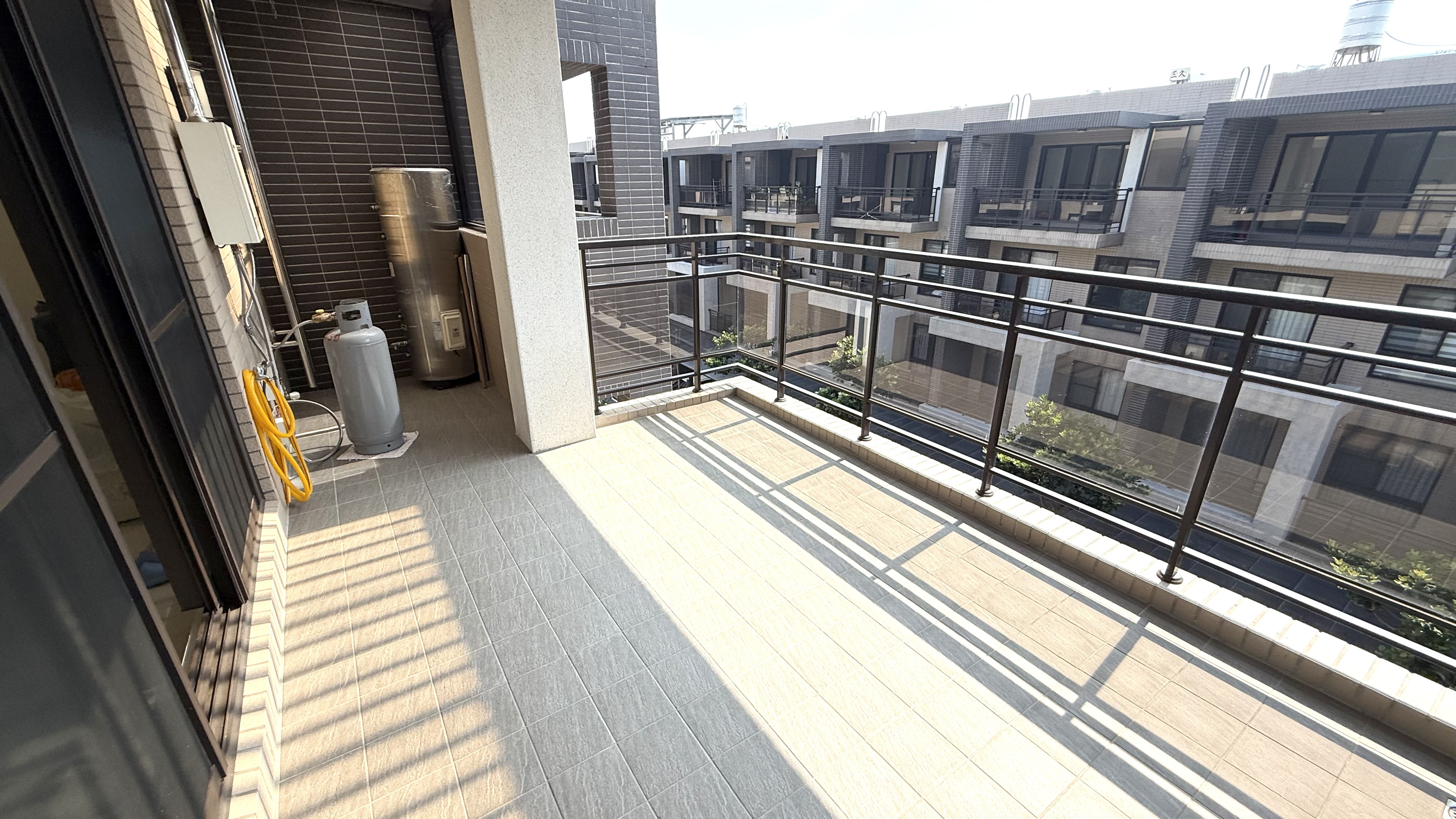 青埔買房買屋 楊梅夢想莊園三期大地坪6米面寬雙車位別墅