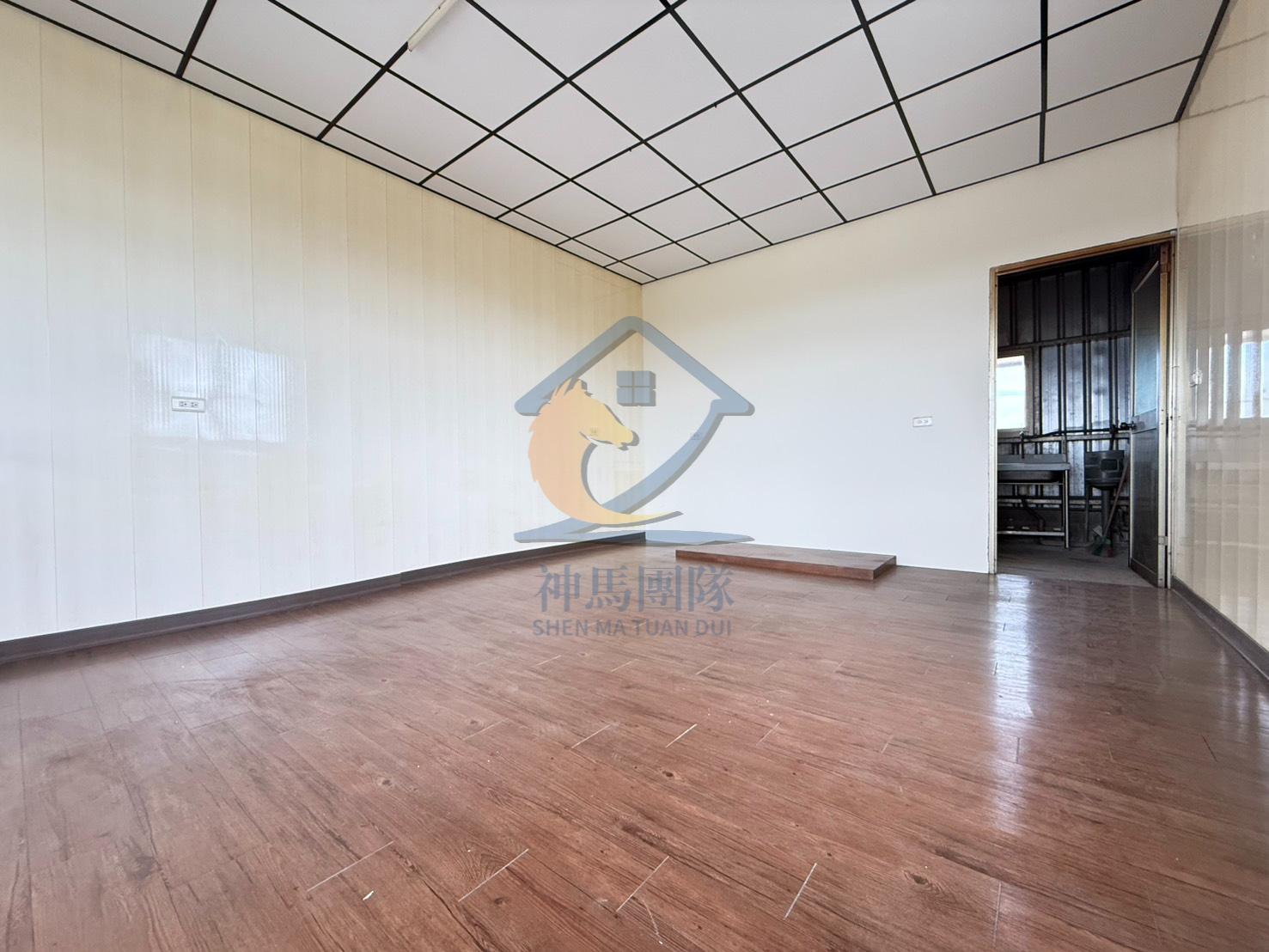 青埔買房買屋 近青埔【門前庭院停車】別墅(頂加鐵皮)