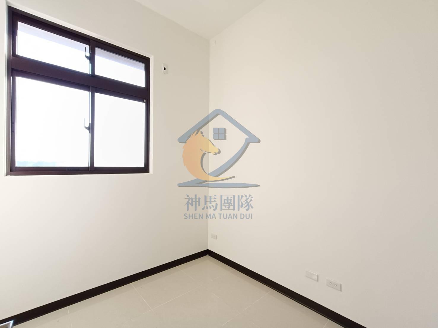 青埔買房買屋 稀有低總價A19三房平面車位