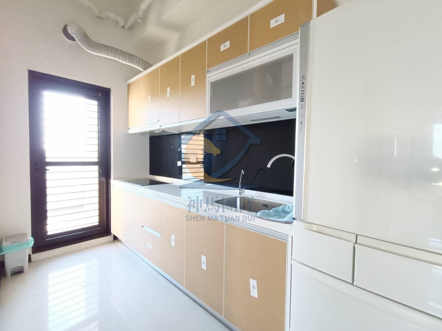 青埔買房買屋 稀有低總價A19三房平面車位