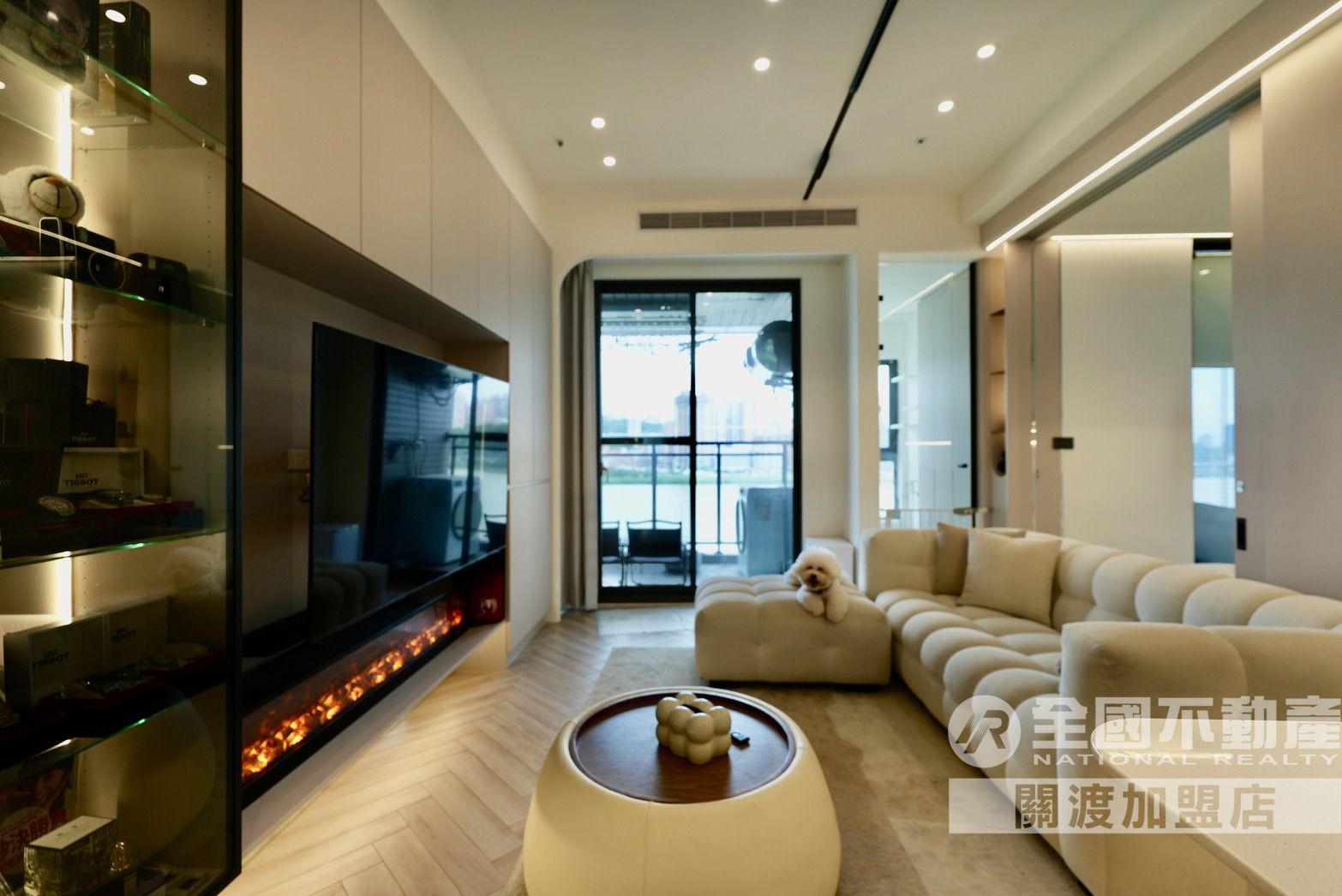 Sky River精裝河景宅｜全國不動產_張政誠