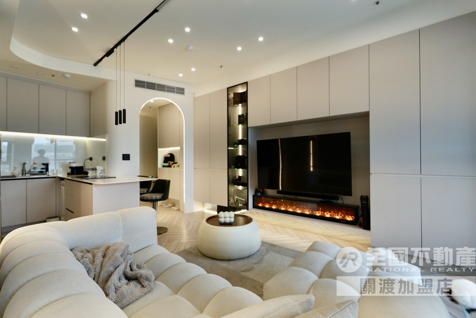 Sky River精裝河景宅｜全國不動產_張政誠