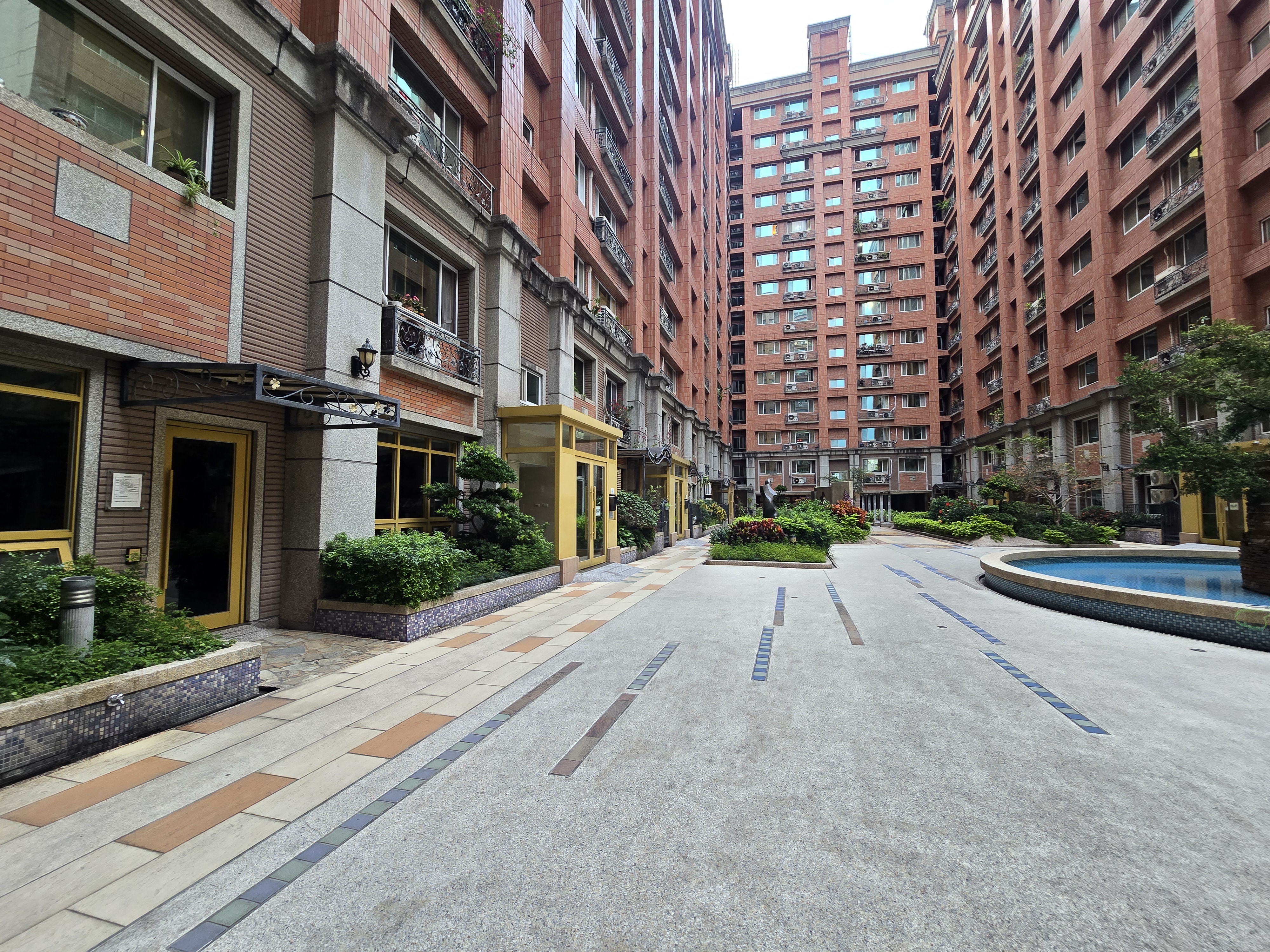 【大業大有商圈】桃園機能王🏵️2房2廳1衞+平車🏵️臻愛加州♪