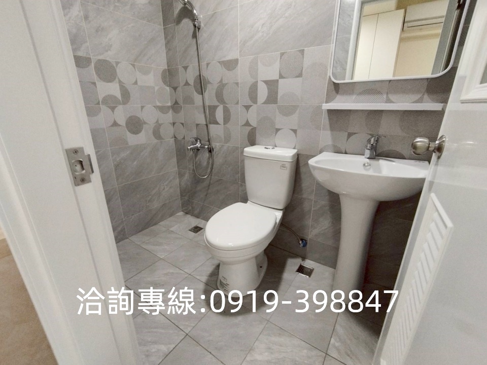 🎀西區-樂群街5套房 獨洗獨曬 全新設備 家具家電齊全