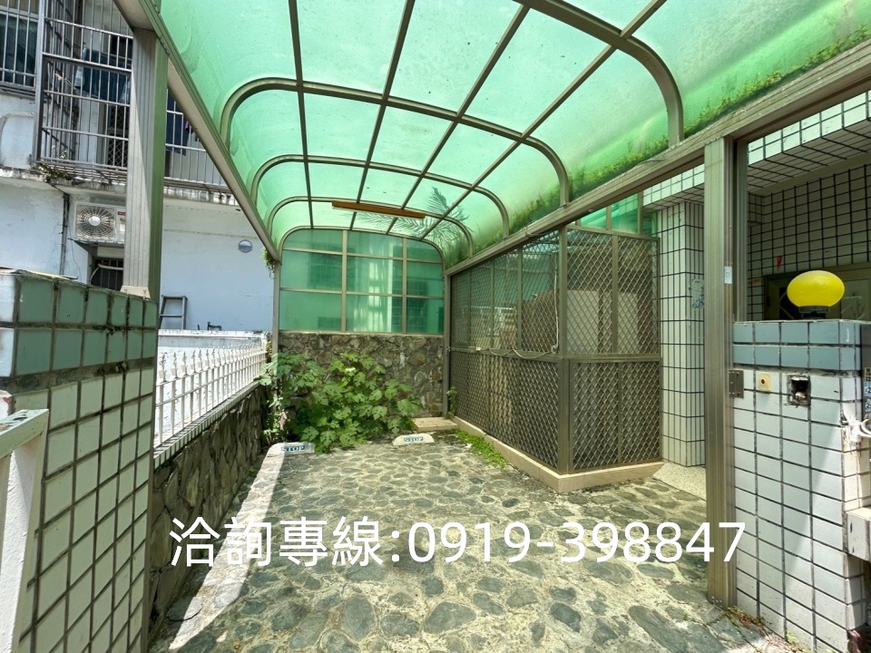 🎀潭子-大地坪邊間車庫透天 地42坪