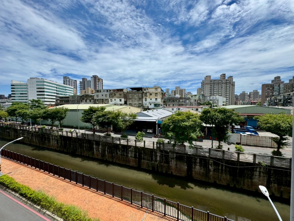 🏠 利舟荷悅｜2年新屋・萬大線未來宅-群義邱德鑫0919903935