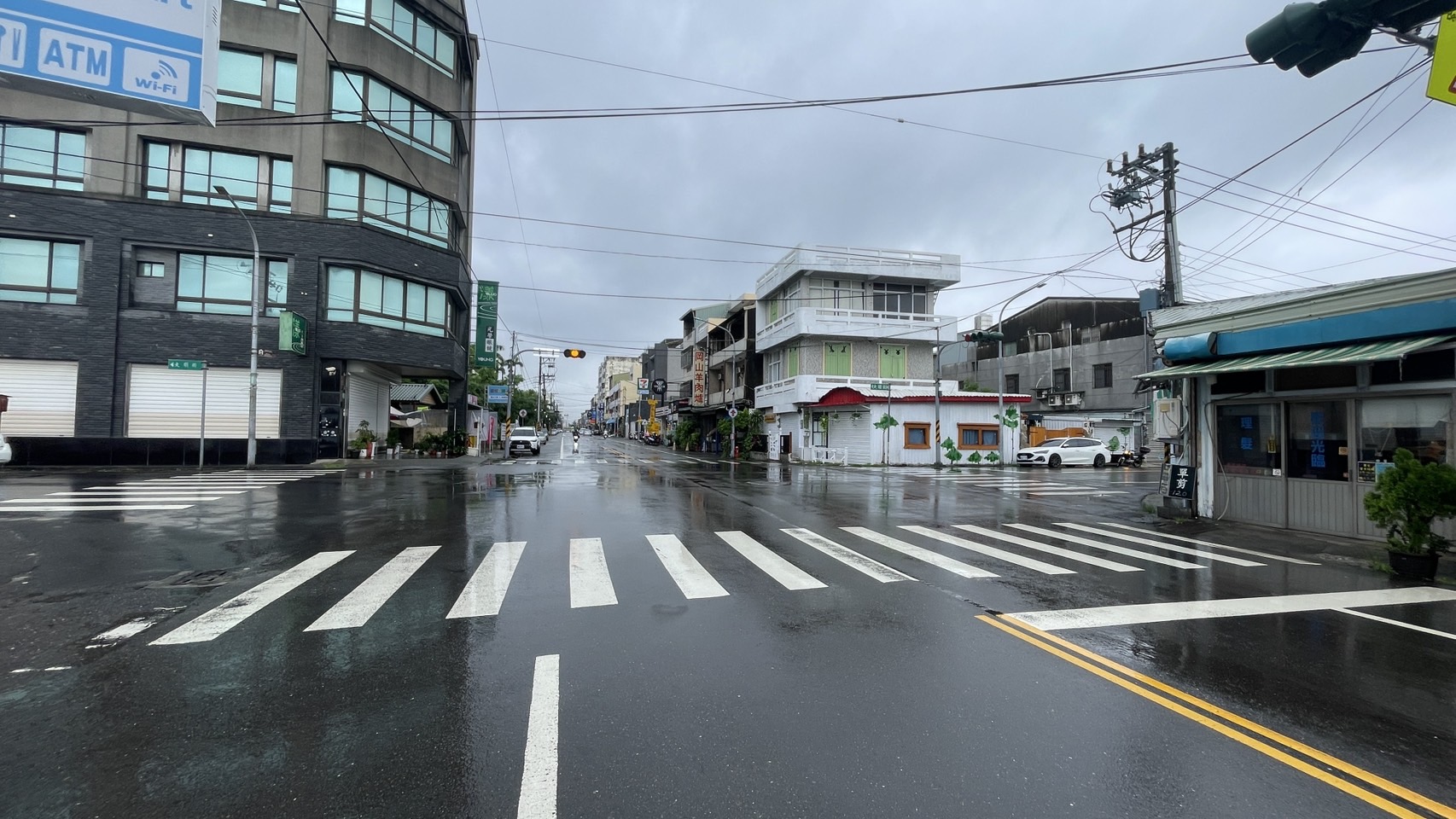 歸仁市中心大面寬燙金店住