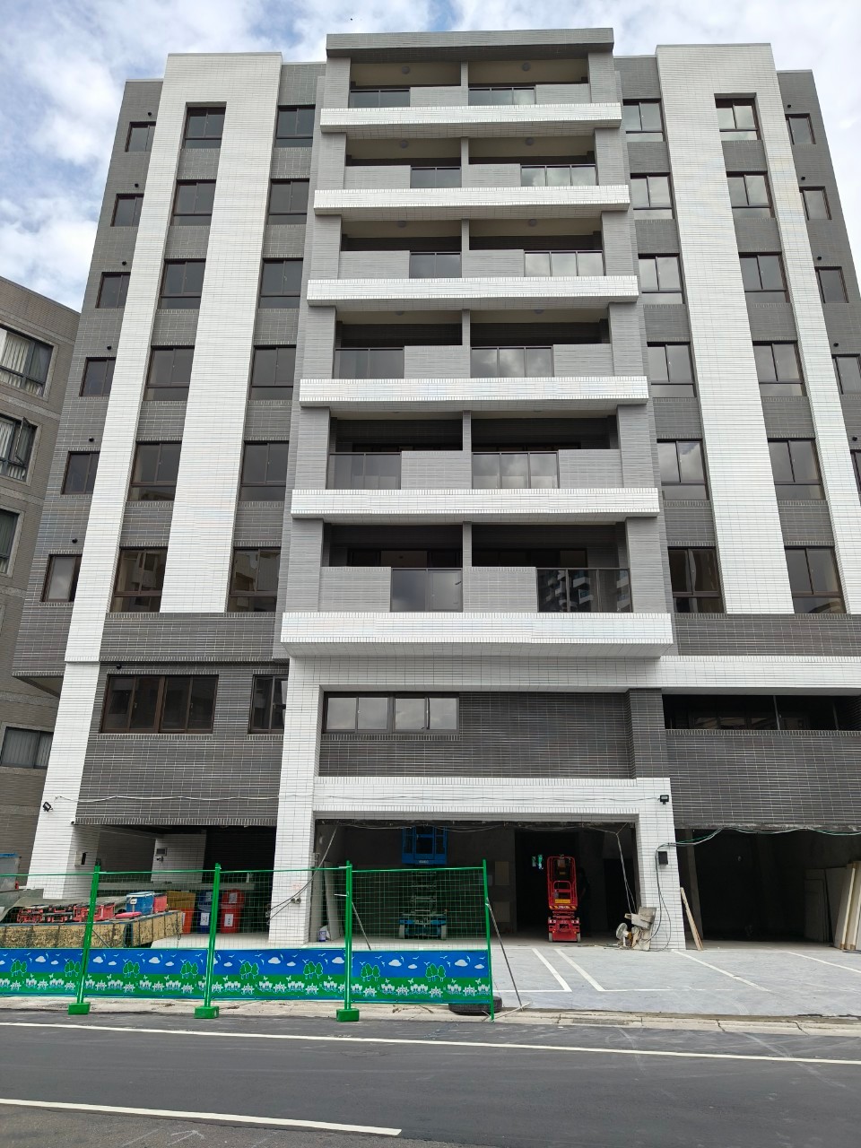 竹東得鑫傑座2期全新高樓景觀3房平車