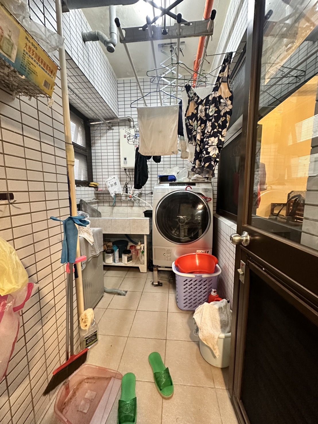近楓樹國小四房雙車位 ~雙衛浴開窗