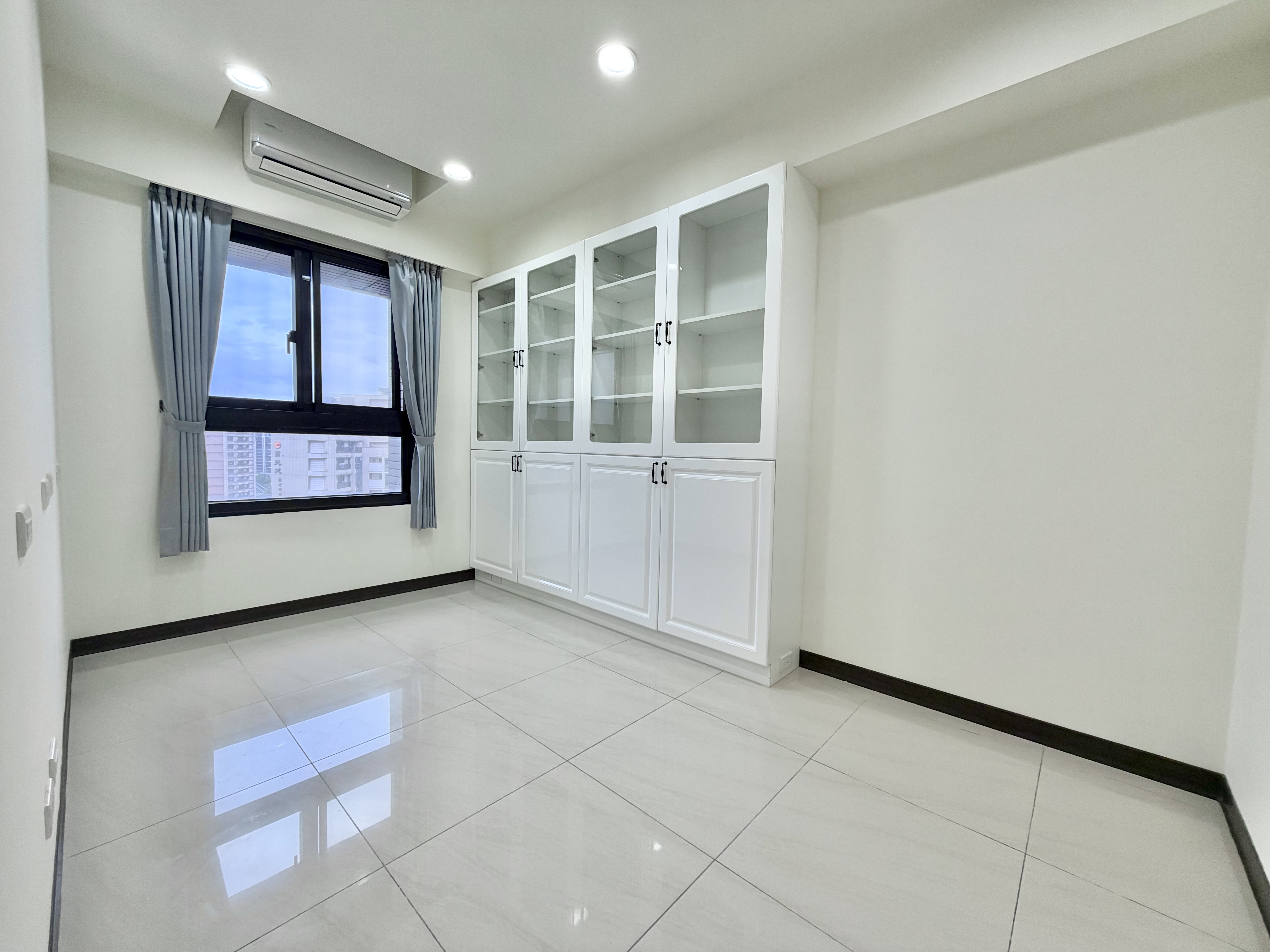 高鐵捷運A19『國峰苑』裝潢三房+車位