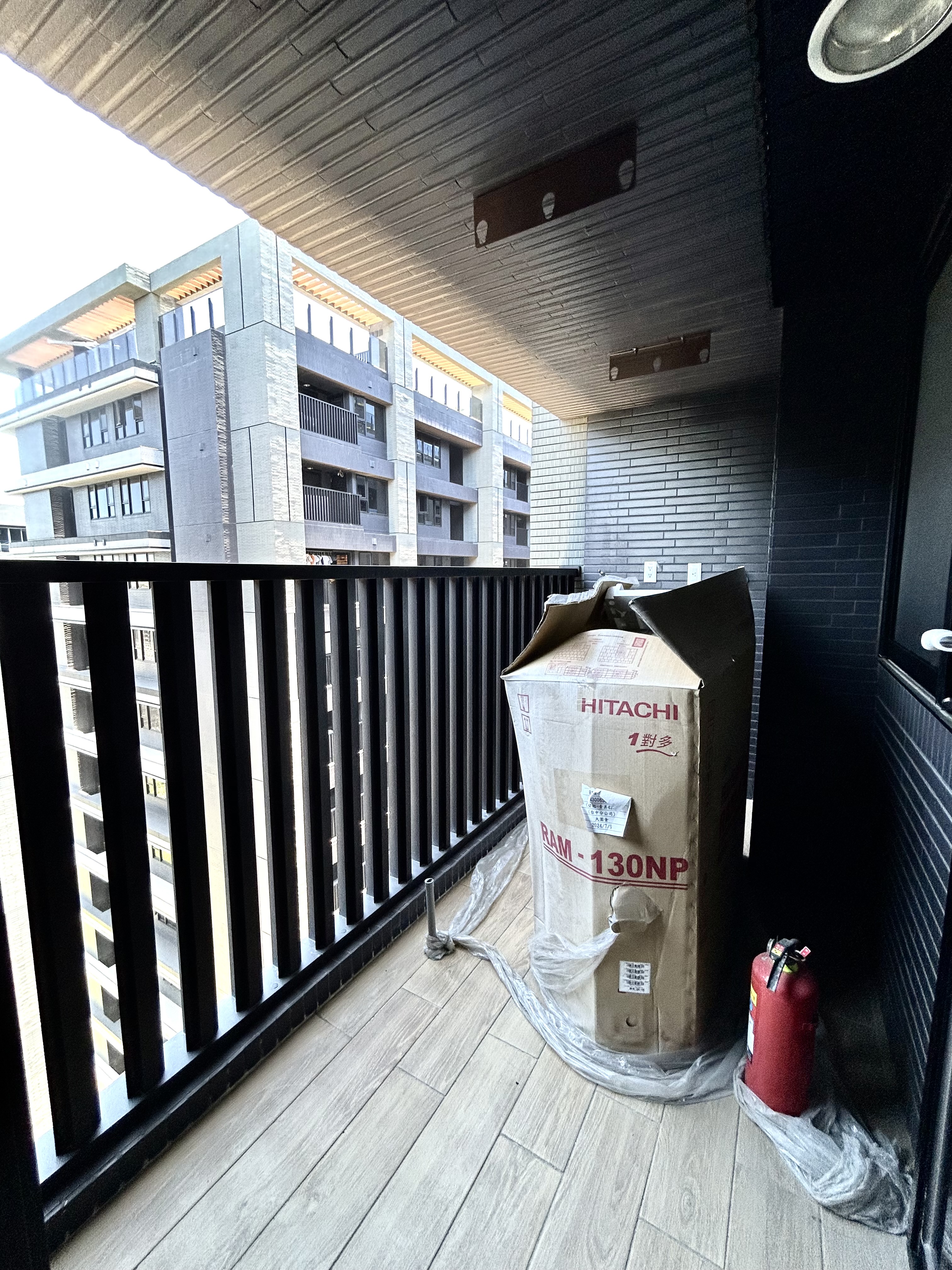 桃園高鐵站前『站前新銳』超值邊間三房+車位