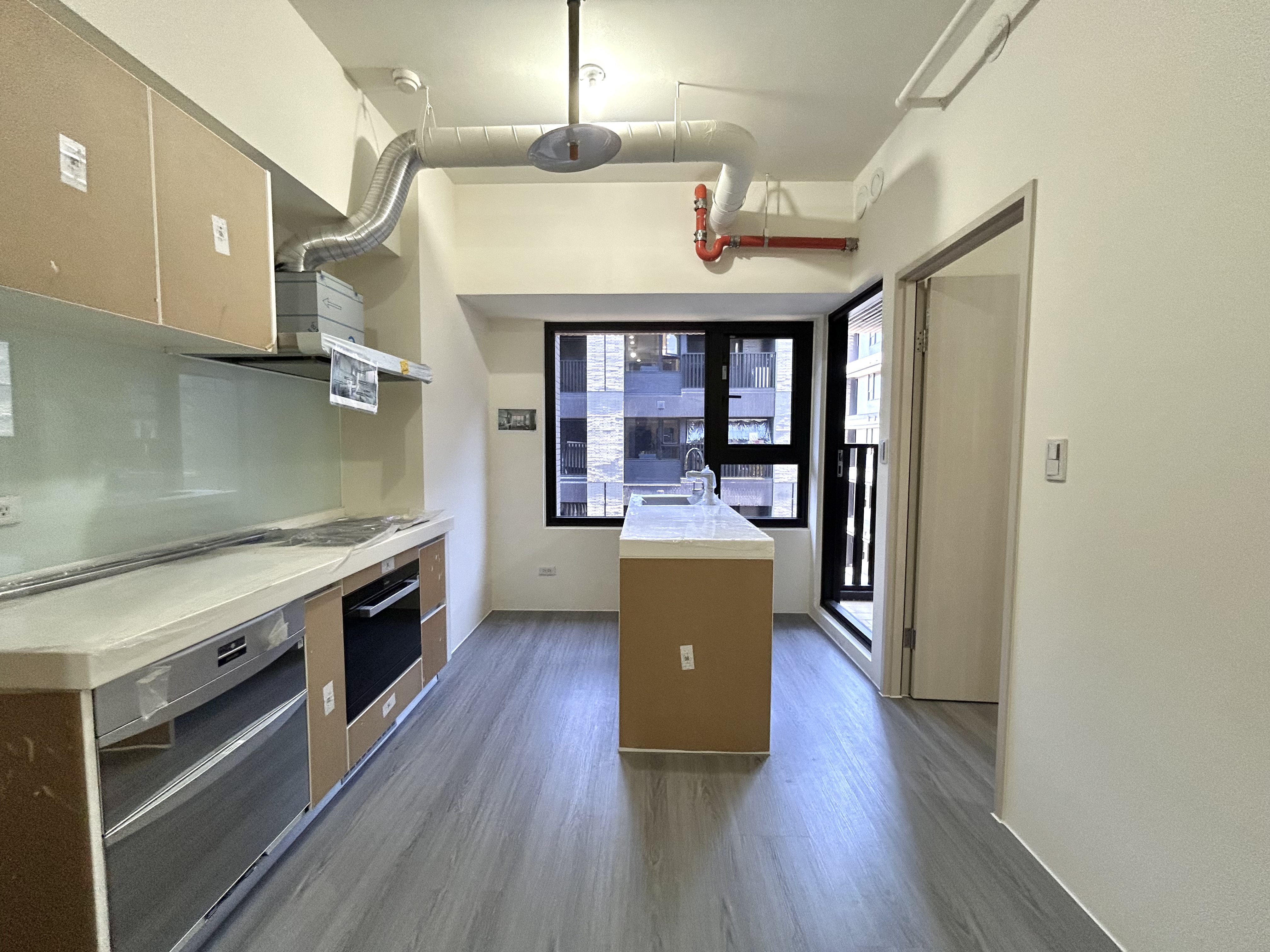 桃園高鐵站前『站前新銳』超值邊間三房+車位