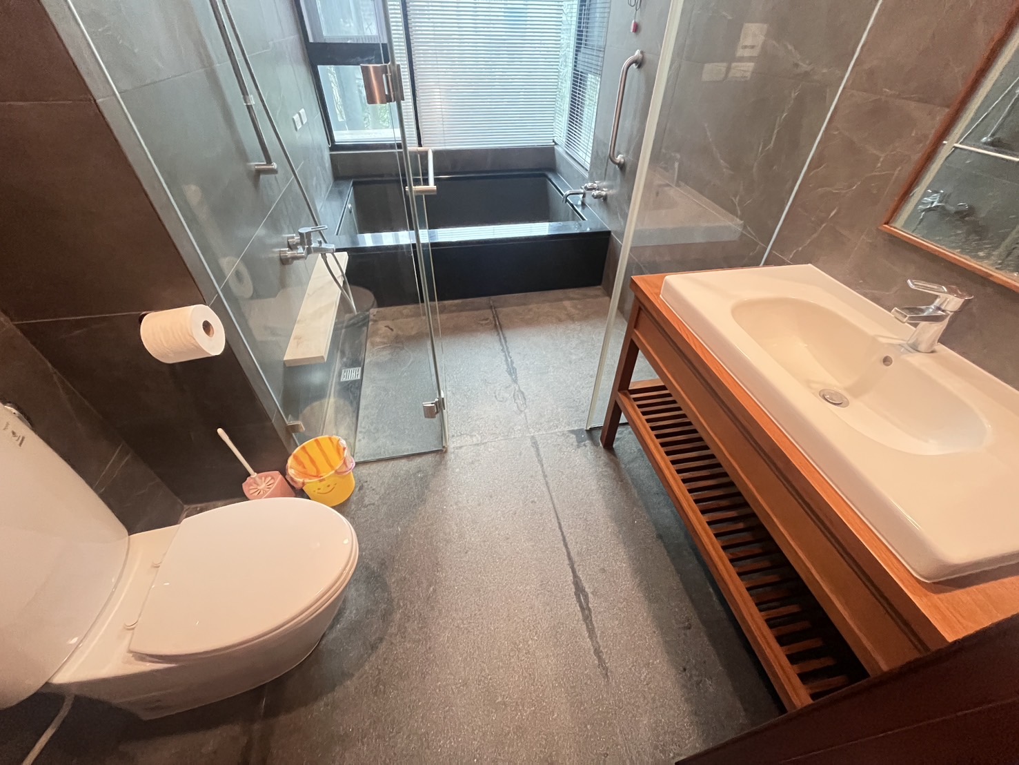 裸灩社區美湯屋出租