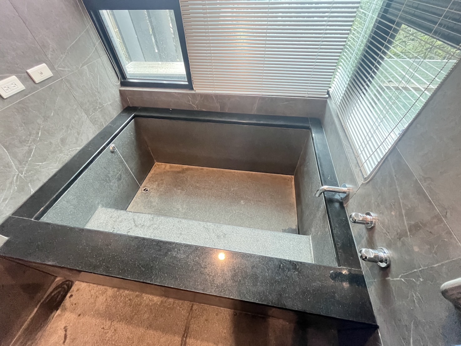 裸灩社區美湯屋出租