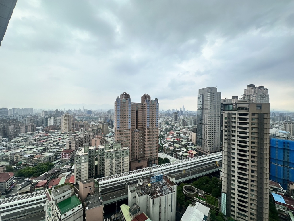 群義*太陽帝國101景觀三房車