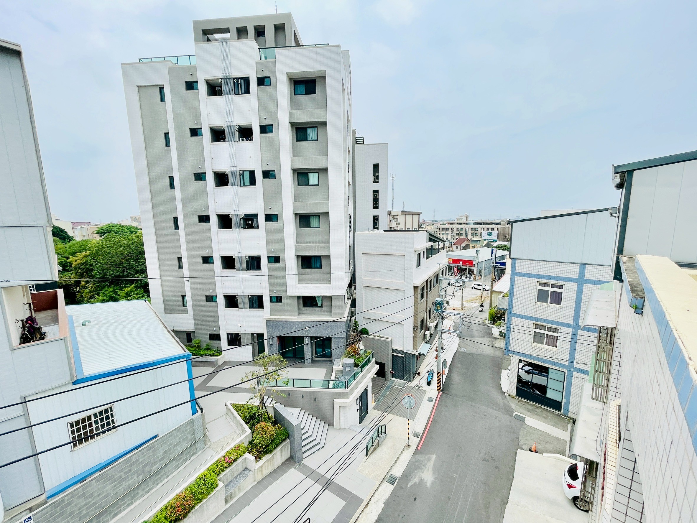 台中《大肚國小》全聯旁機能超優朝南透天