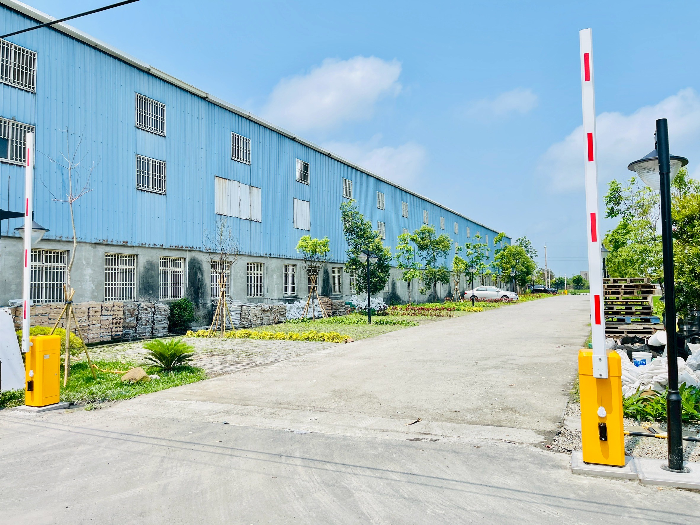 台中龍井《大樁園2》全新未住電梯別墅可停雙車