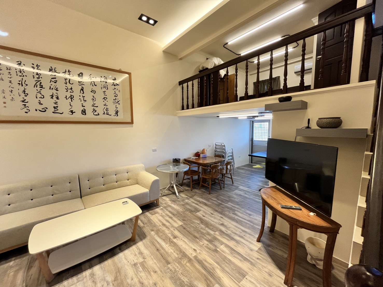 永慶許書豪★礁溪高速公路旁一卡皮箱精美別墅