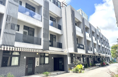 永慶許書豪★近礁溪市區省道旁社區型電梯美別墅