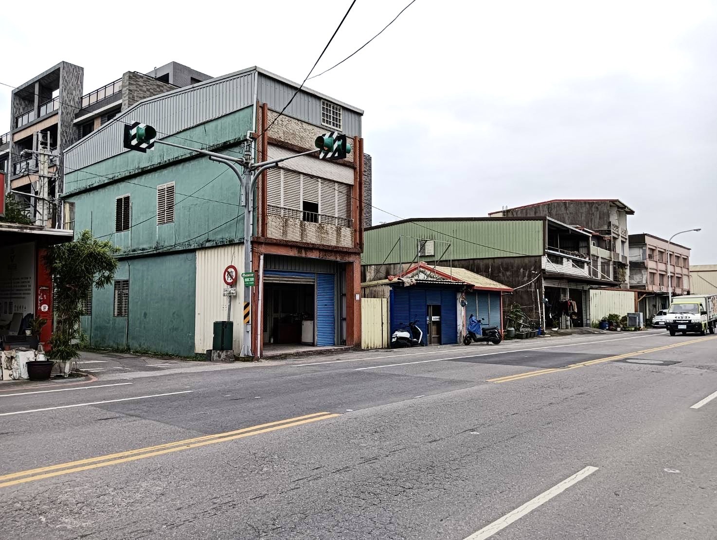永慶許書豪★五結利成路大路邊三角窗店住
