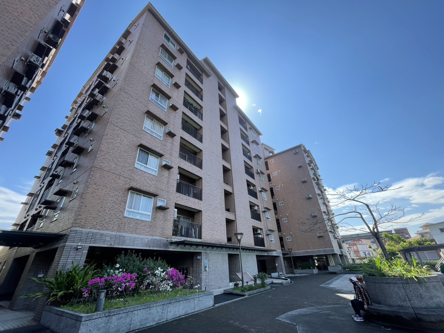永慶許書豪★宜市高鐵縣政御品3房車位華廈