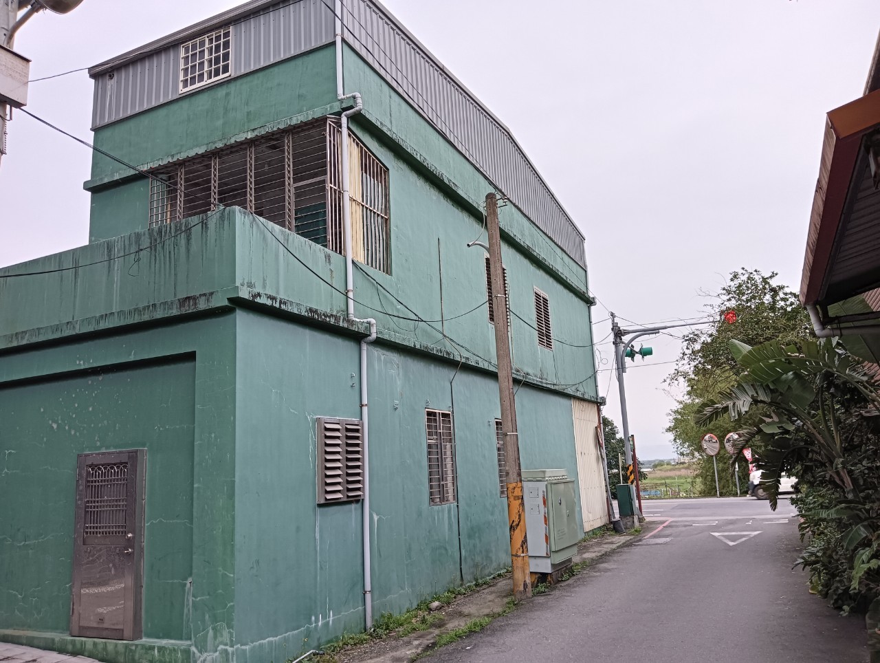 永慶許書豪★五結利成路大路邊三角窗店住
