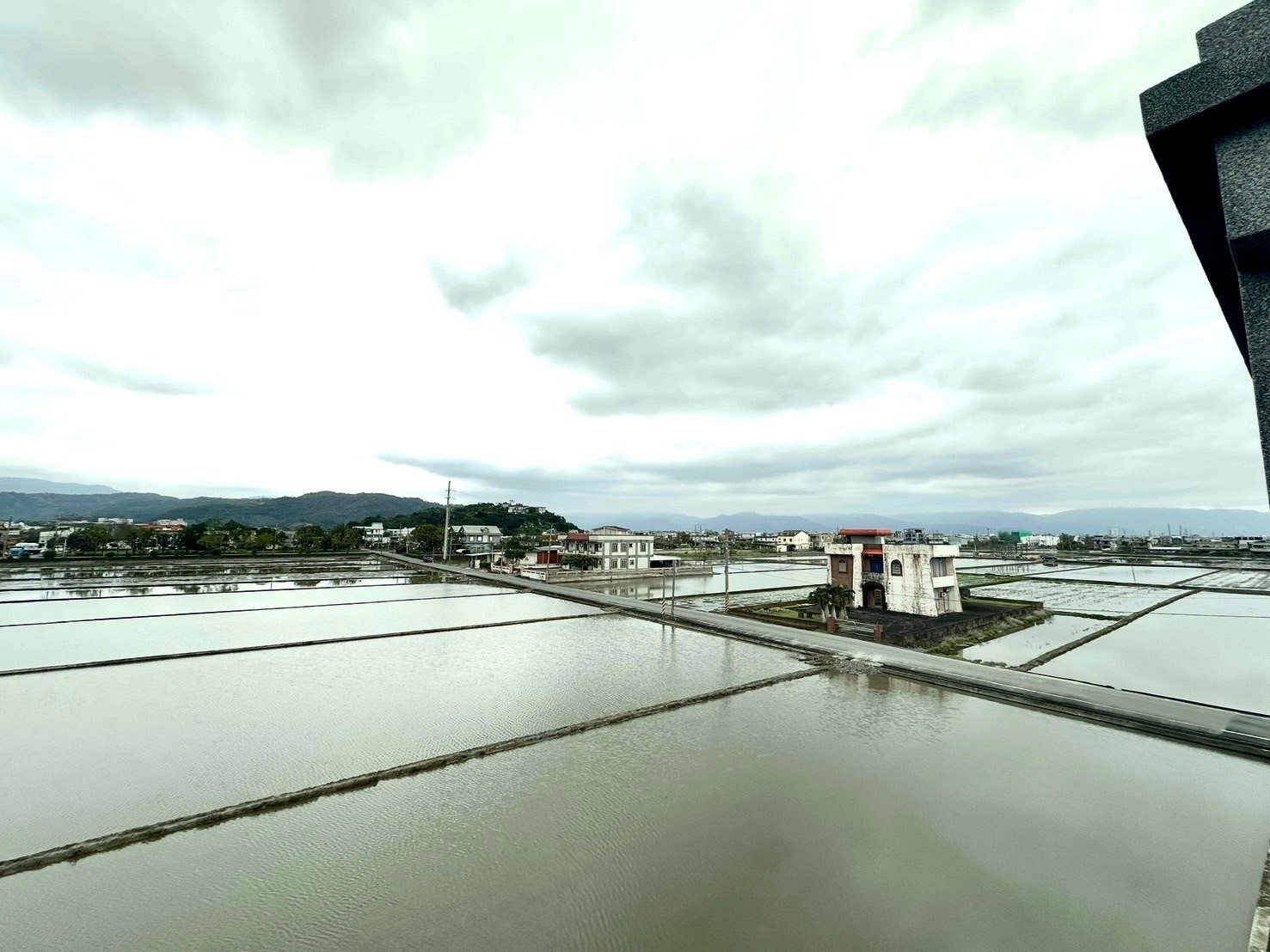 永慶許書豪★冬山全新完工百坪六套房電梯美農舍