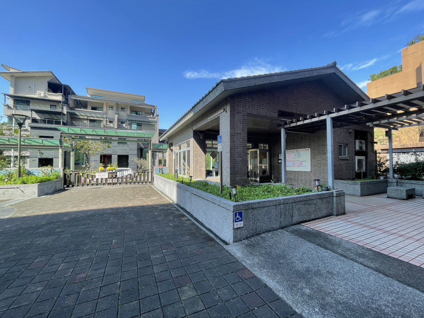 永慶許書豪★宜市高鐵縣政御品3房車位華廈
