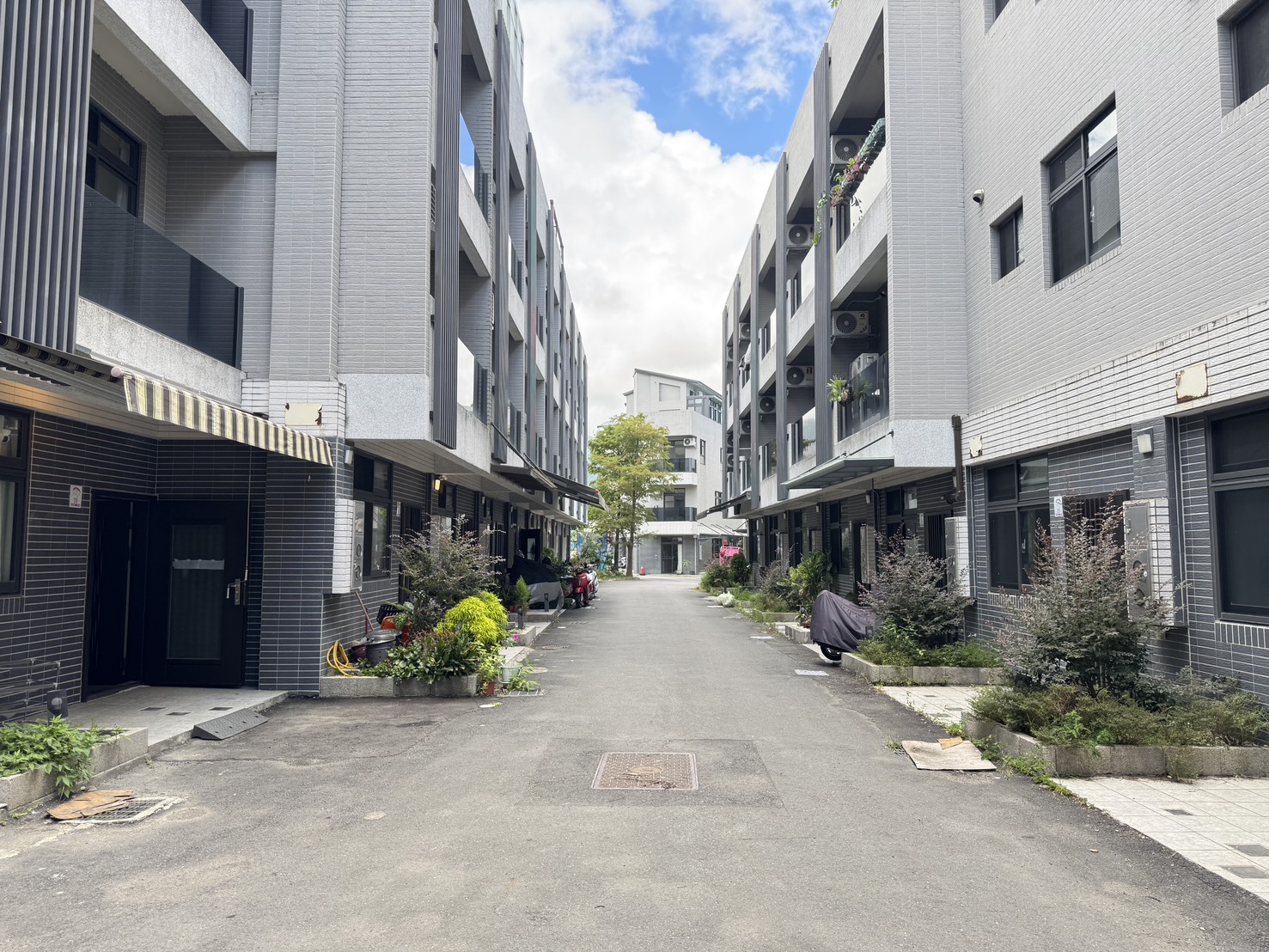 永慶許書豪★近礁溪市區省道旁社區型電梯美別墅