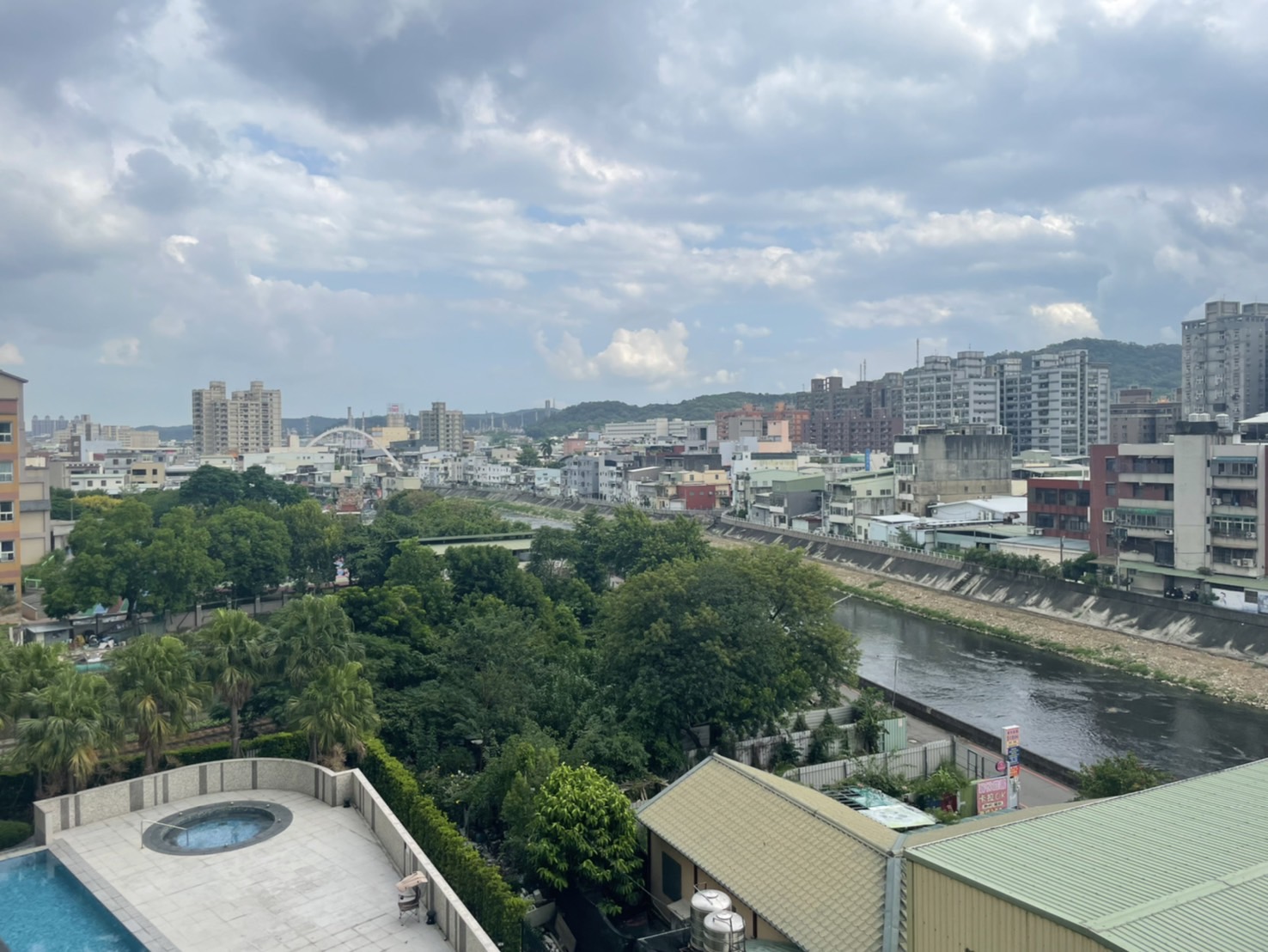 藝文~經國翫邊間河景四房雙車