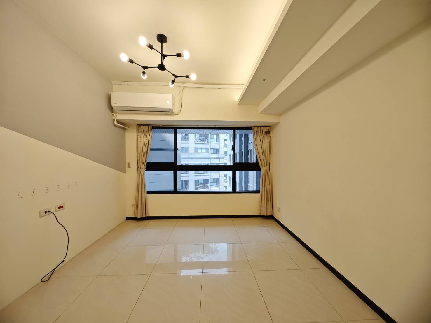 178 西門站 / 全坤威峰高樓邊間.採光3房