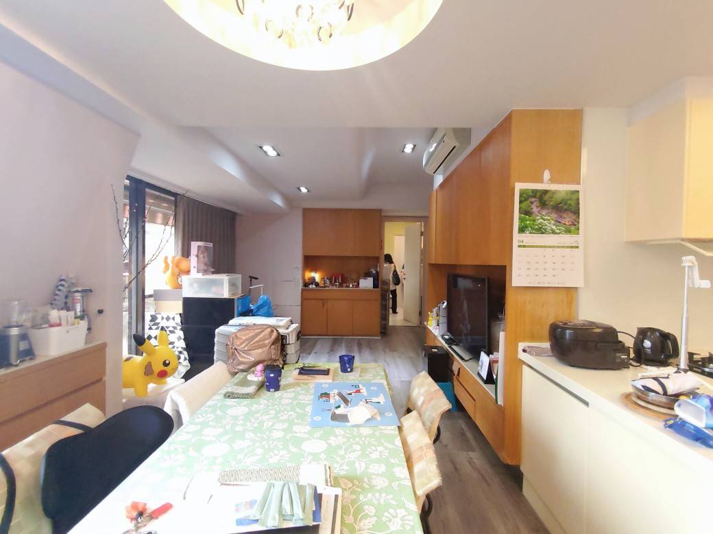 G18 昆明街大露臺三房+車位.12年屋