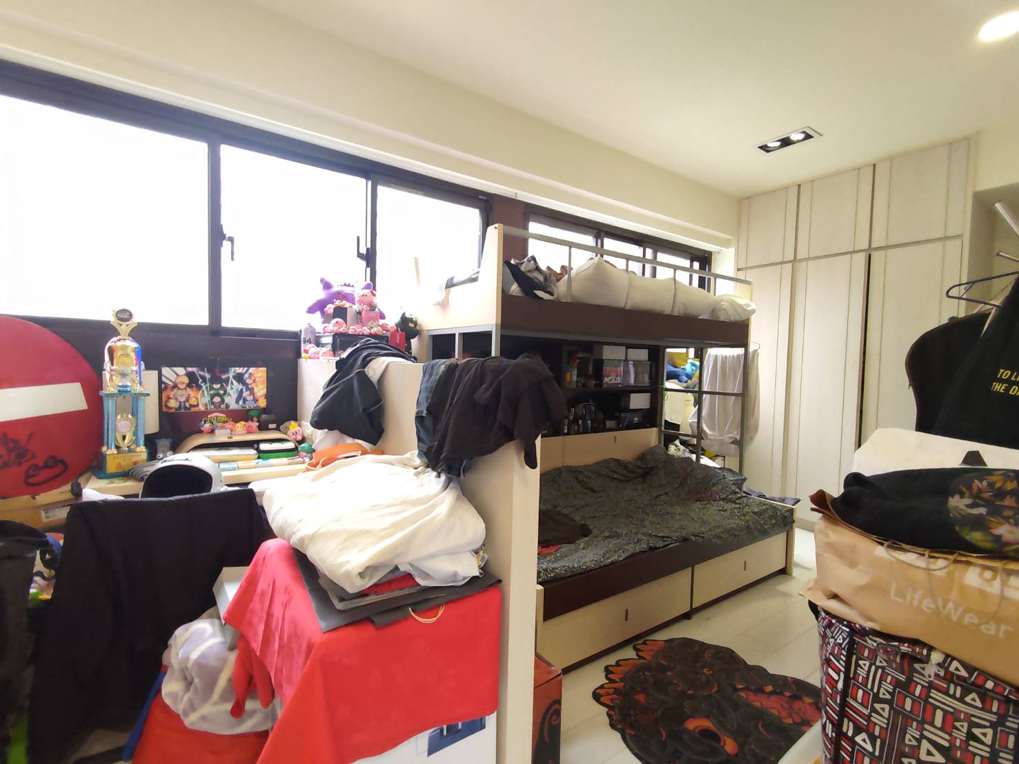 G18 昆明街大露臺三房+車位.12年屋