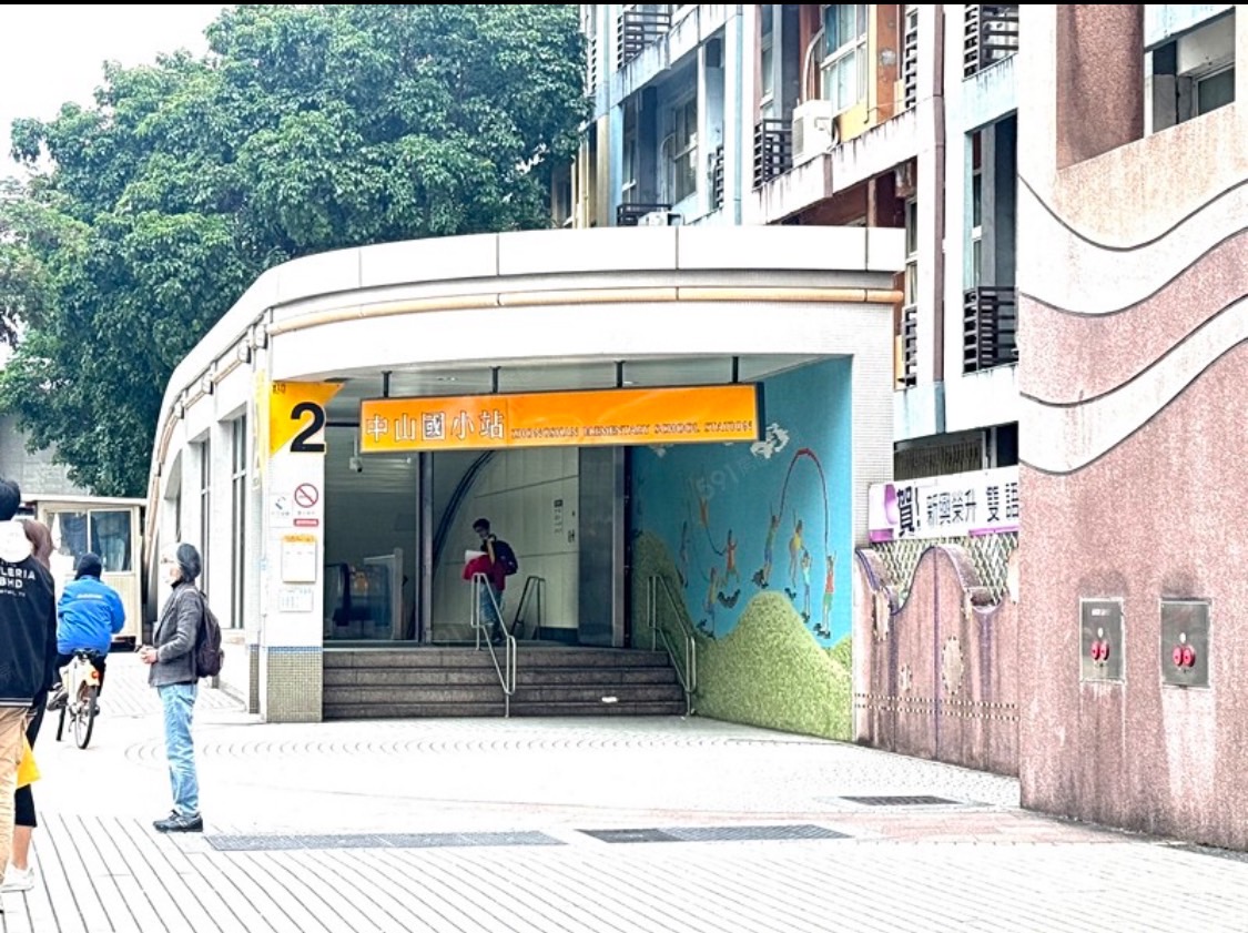 (147)中山國小民權米勒挑高美套房 🍎🍎