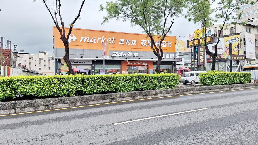 屏東自由路超值黃金店住
