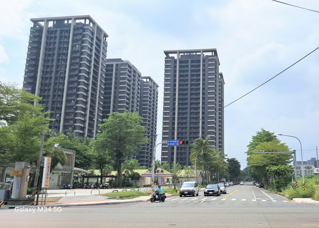 專約:台積電:仁德上東城大樓二房