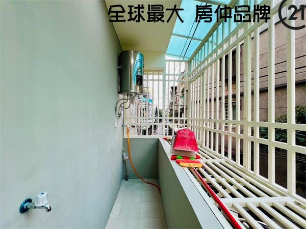 ✌板橋車站✌走10分鐘 全新裝潢邊間2樓  3房2衛