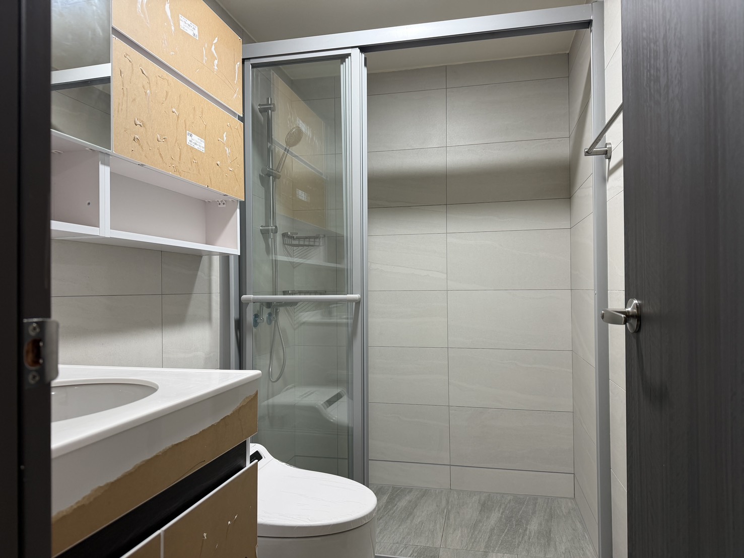 青埔高鐵A18全新交屋〈亞昕喜徠登〉低總價1+1房+平面車位