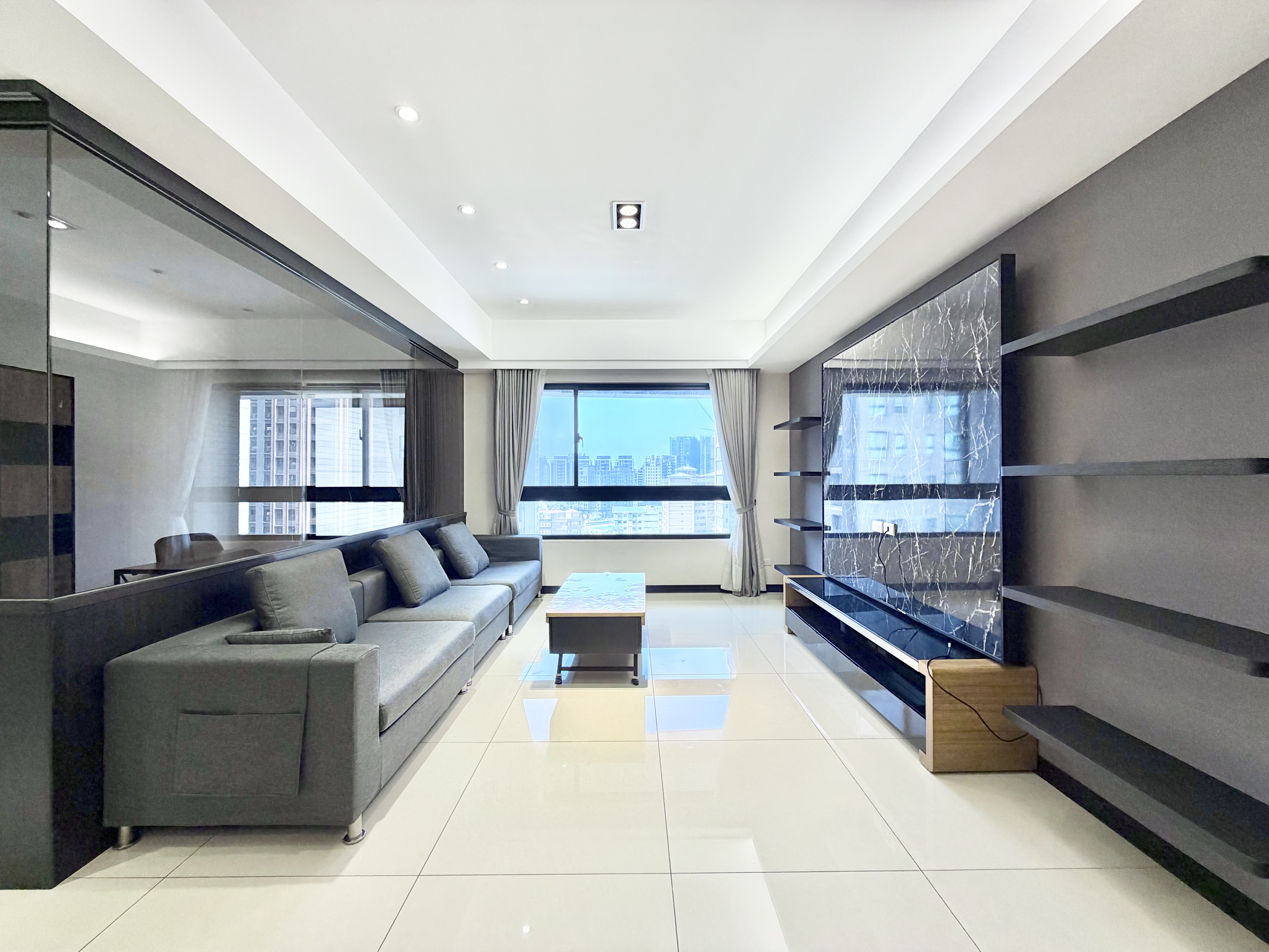 桃園青埔A18〈聯上世紀〉大空間3+1房平面車位