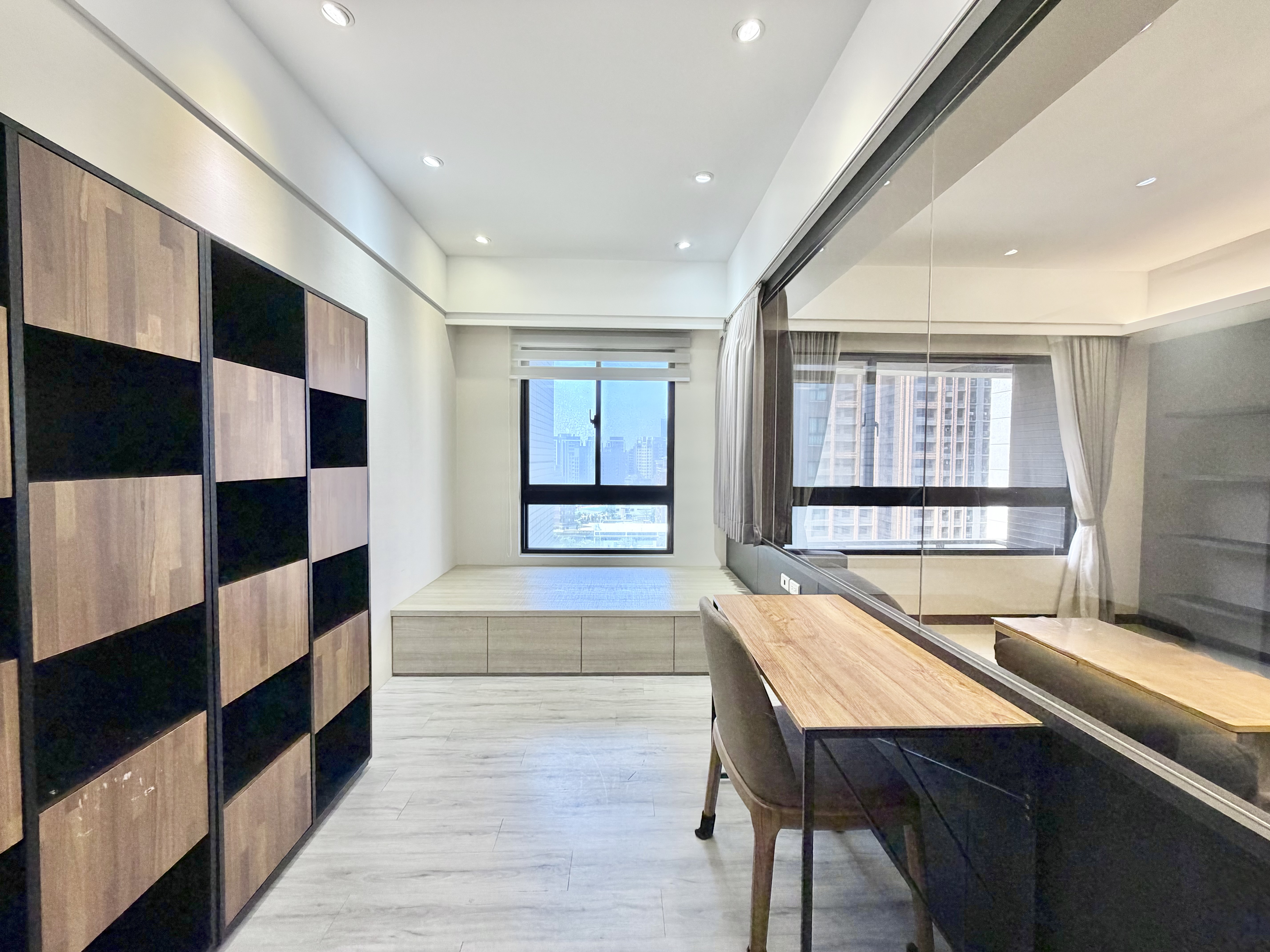 桃園青埔A18〈聯上世紀〉大空間3+1房平面車位