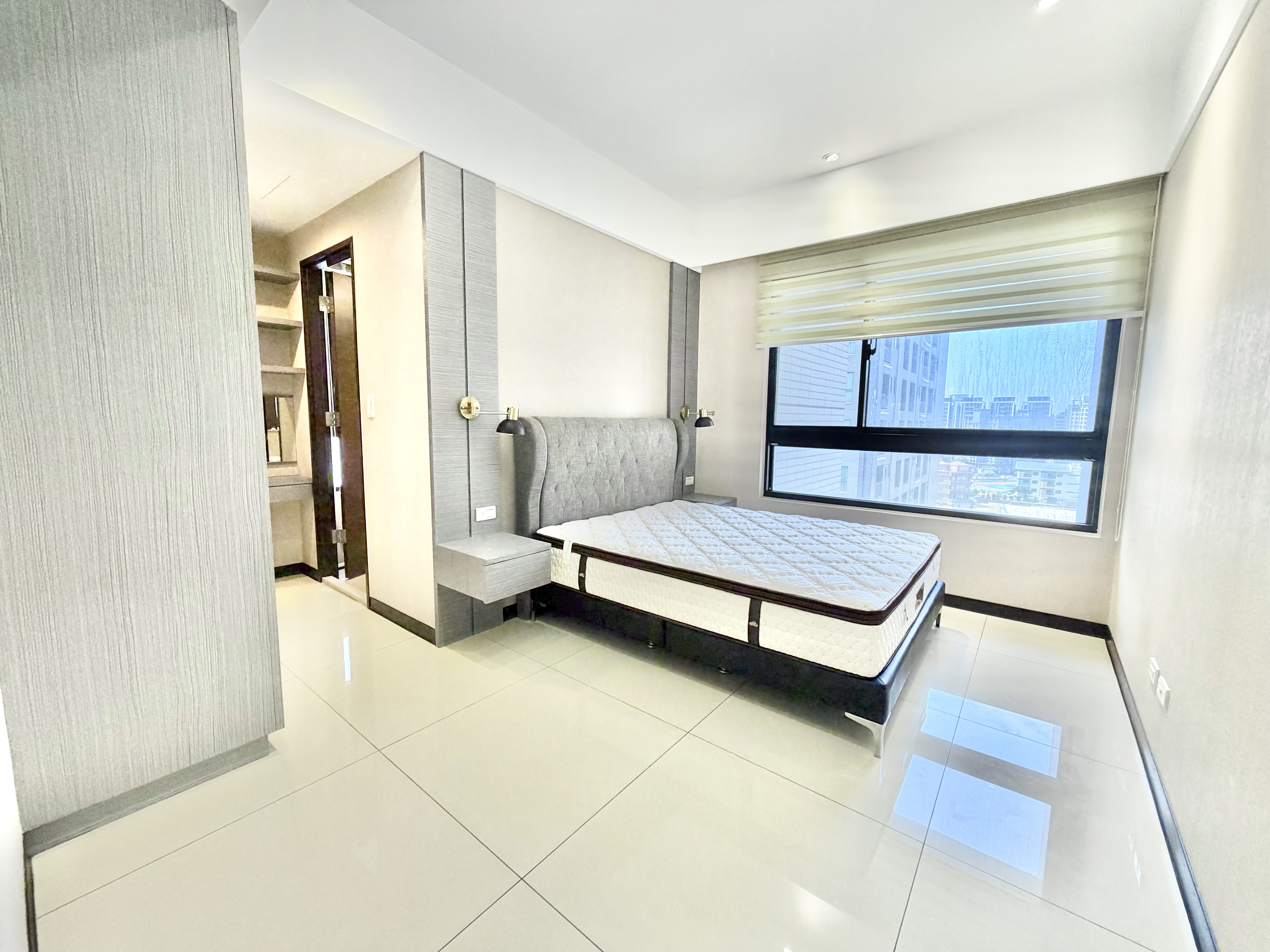 桃園青埔A18〈聯上世紀〉大空間3+1房平面車位