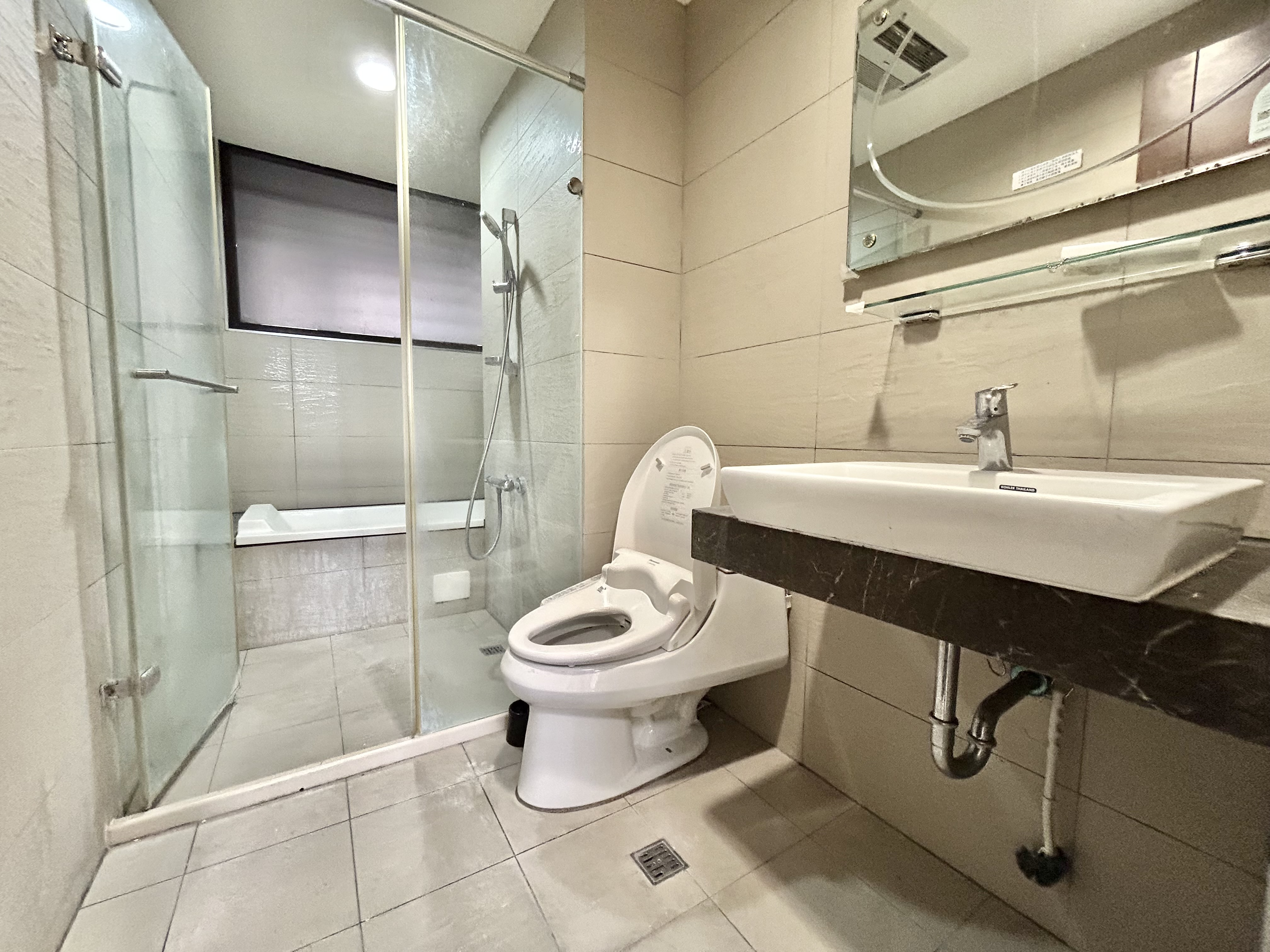 桃園高鐵A18站前廣場旁〈新潤國品苑〉高樓景觀三房+平面車位