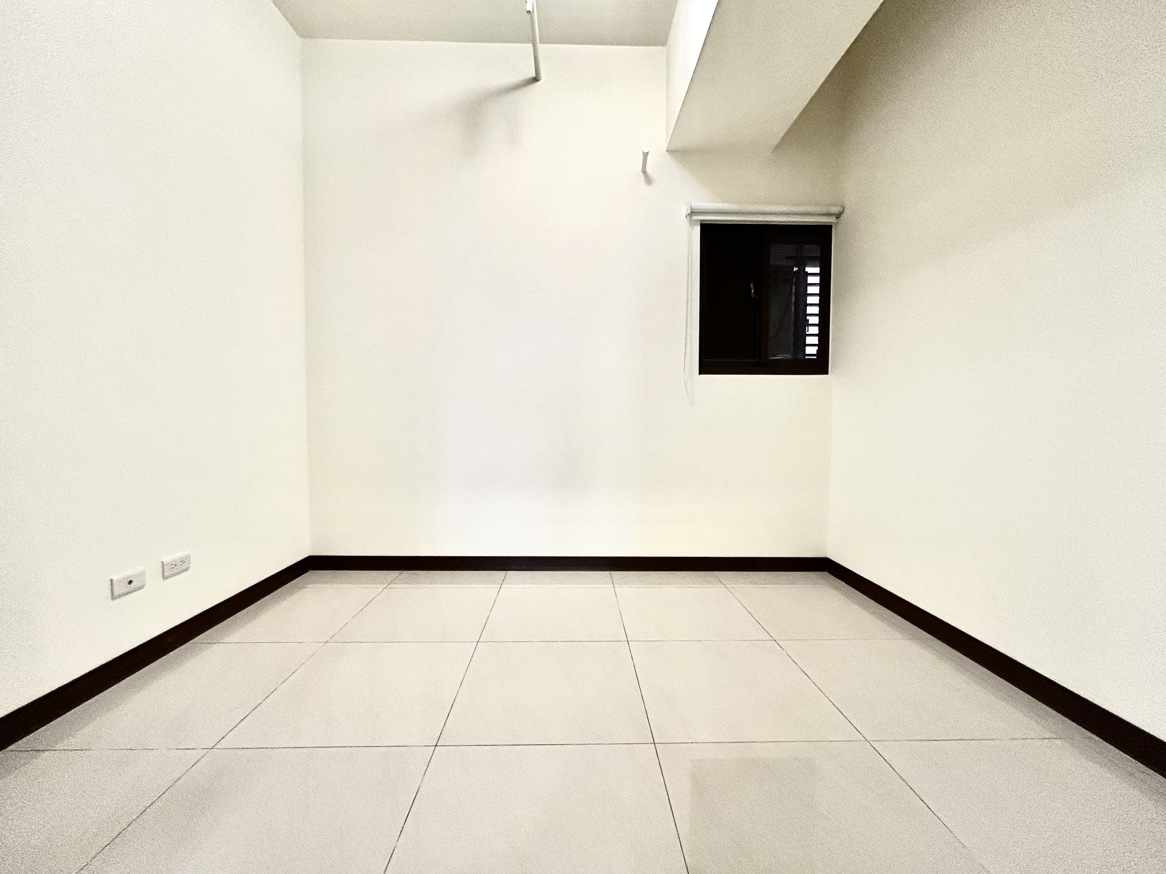 桃園高鐵A18站前廣場旁〈新潤國品苑〉高樓景觀三房+平面車位