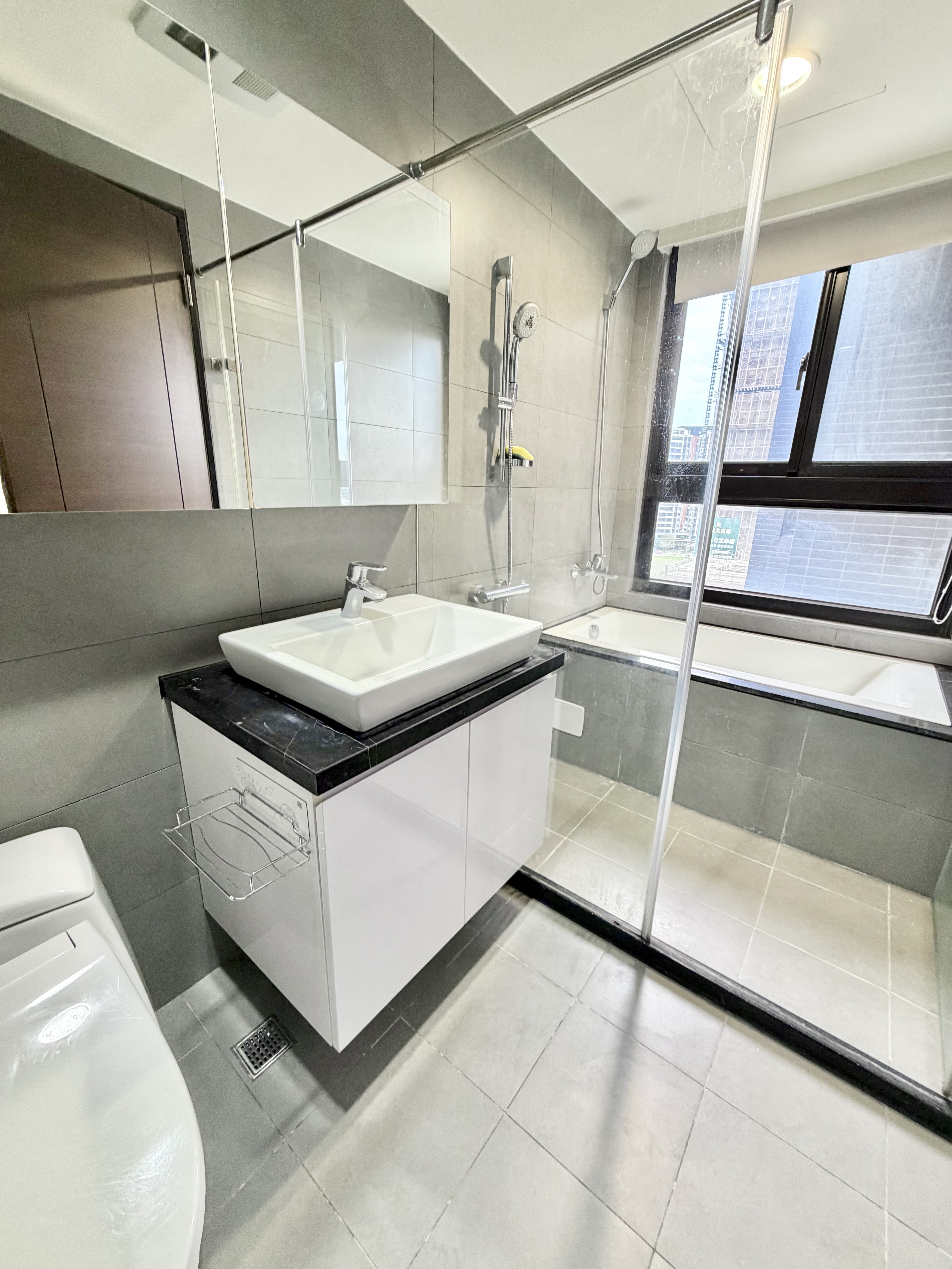 國峰苑高樓三房平車｜地段無敵｜採光通風極佳